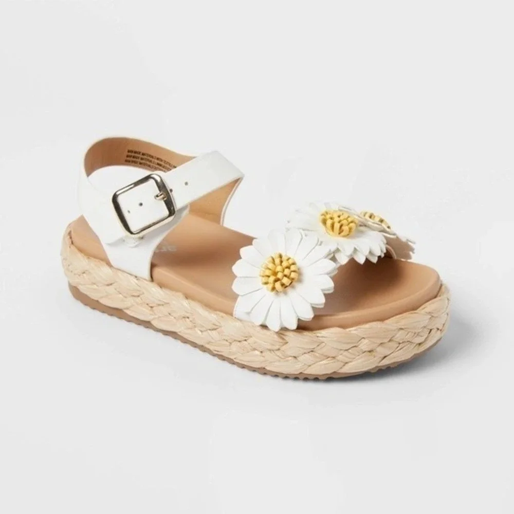 Big Girl Platform Sandals by Art Class‎ Makayla Daisy White Size 5 New With Tags