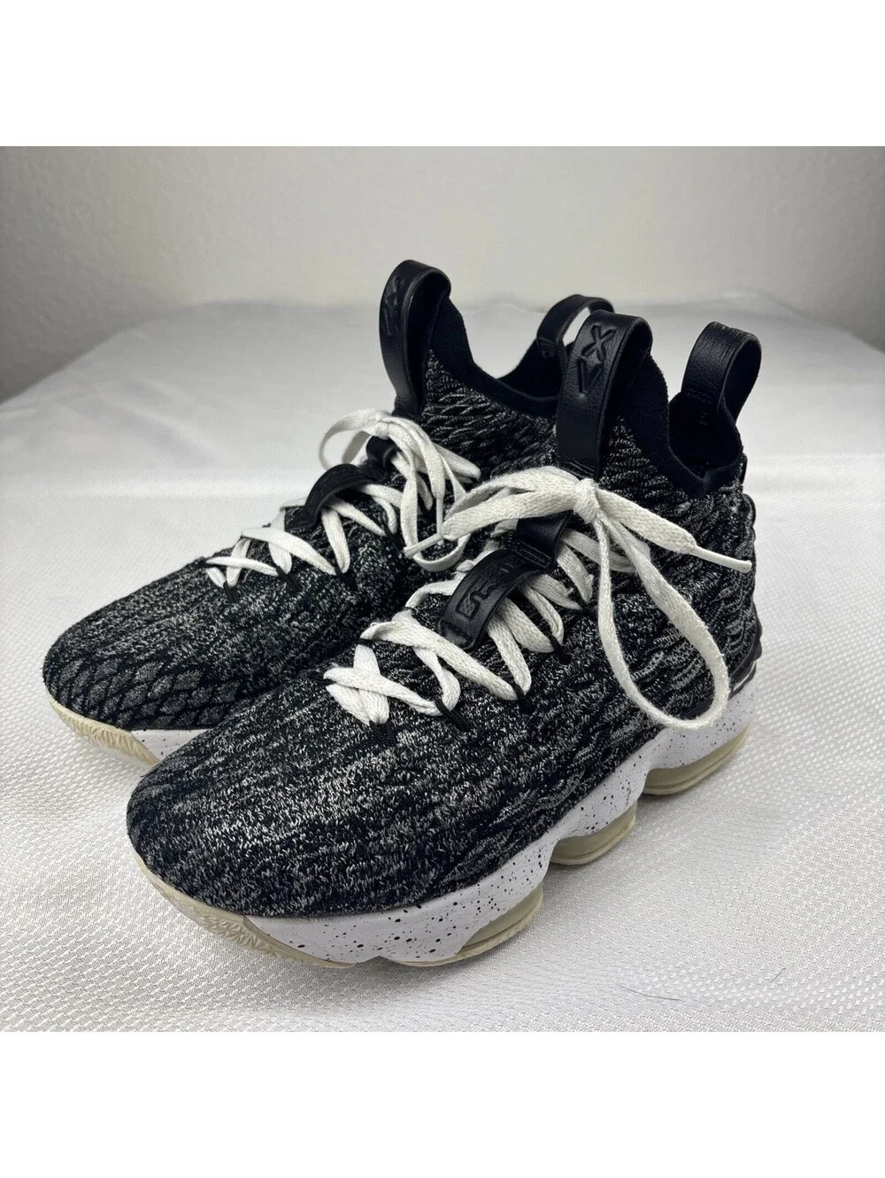 Nike LeBron 15 XV Ashes Black White Oreo 922811-002 Size 6 Youth