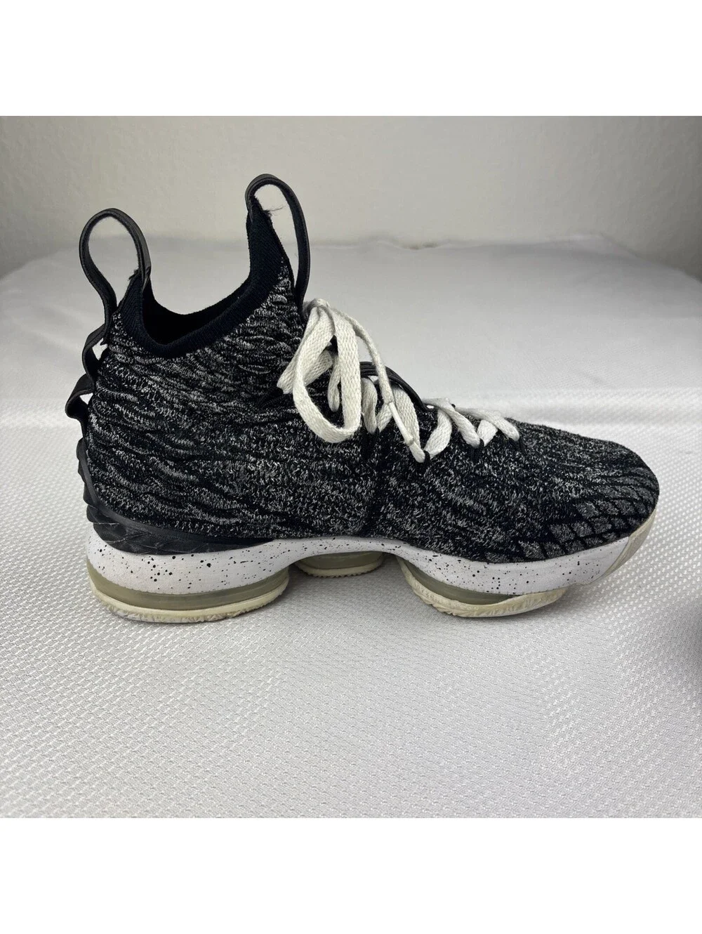 Nike lebron 15