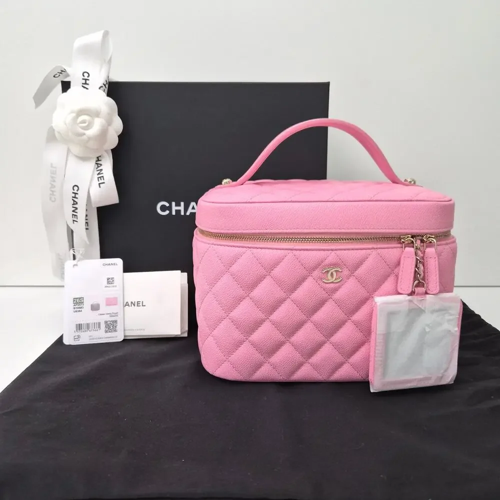 CHANEL includes dust