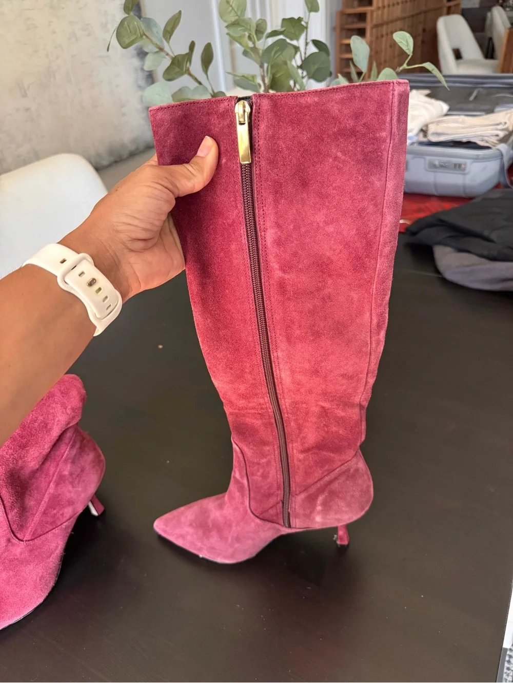 LAGENCE suede over