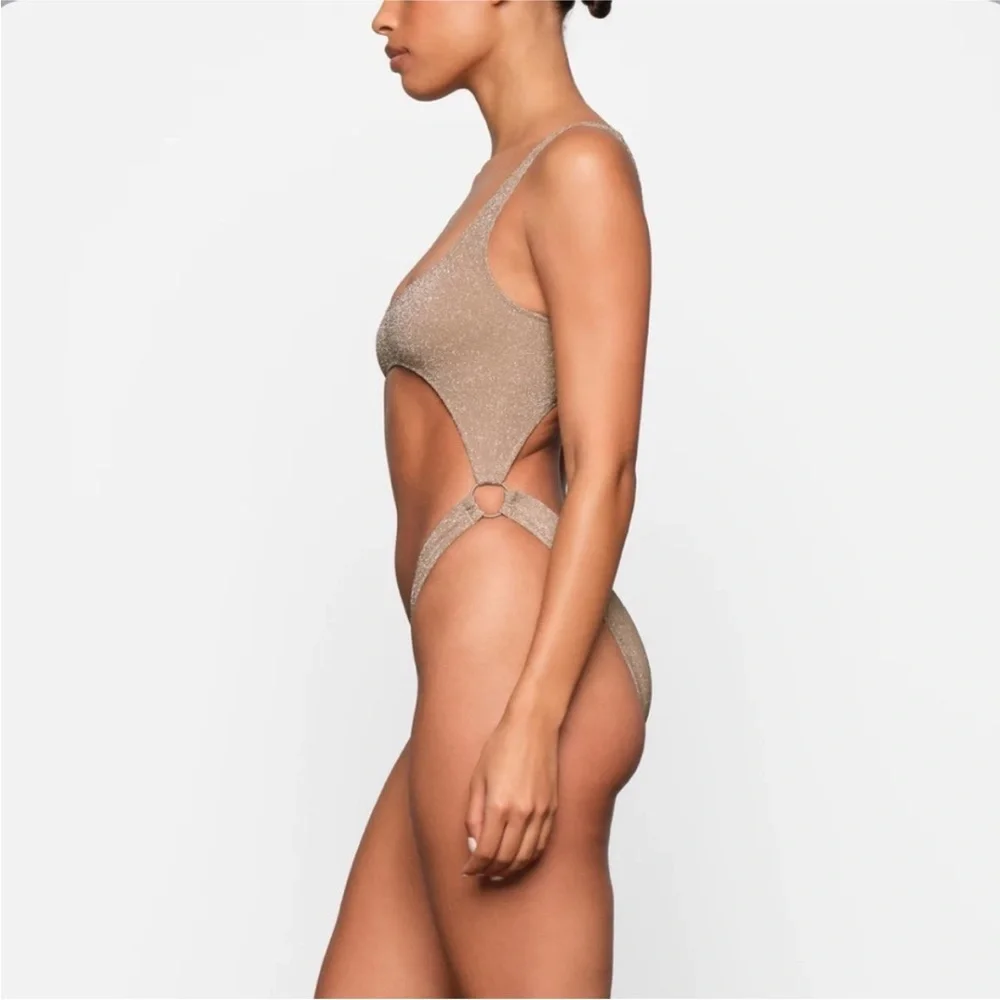 SKIMS nwt glitter