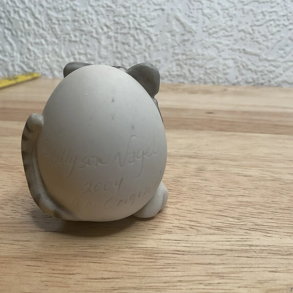 Allyson Nagel Cat Figurine Gray And White Egg Shaped Porcelain ArtistSigned Rare