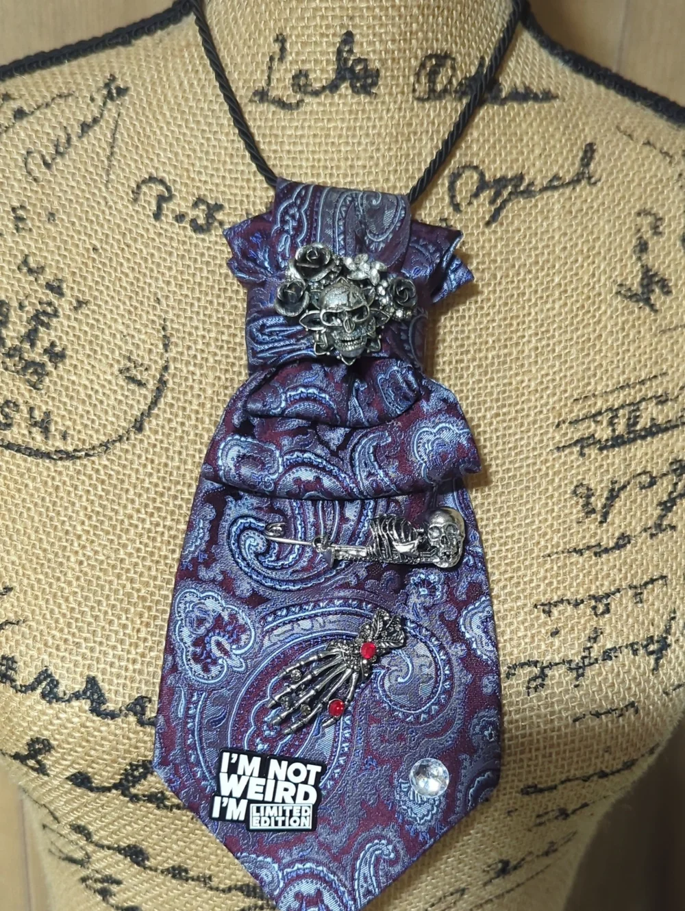 Purple Paisley Gothic Pendant Tie Necklace - Unbranded