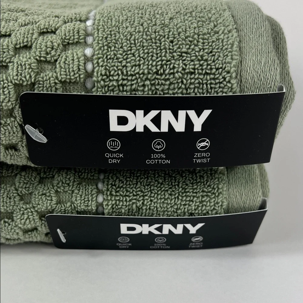 Dkny new pc