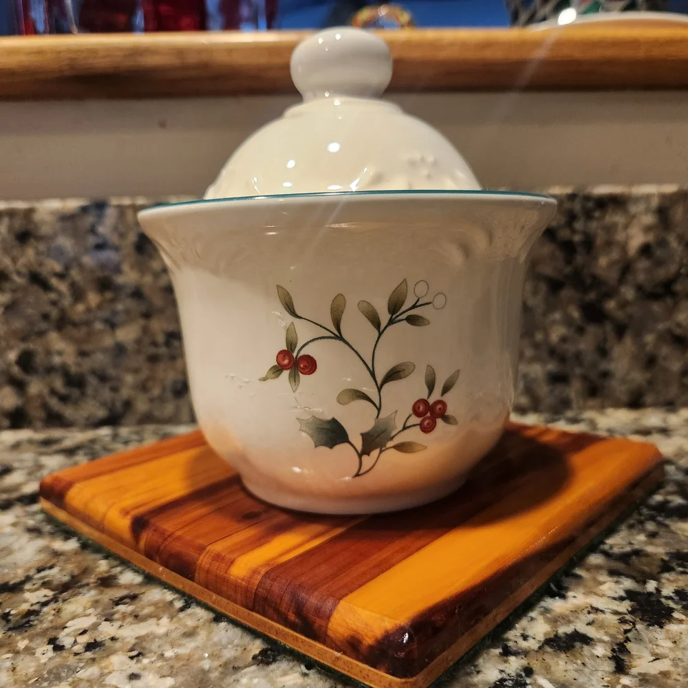 Pfaltzgraff winterberry stoneware