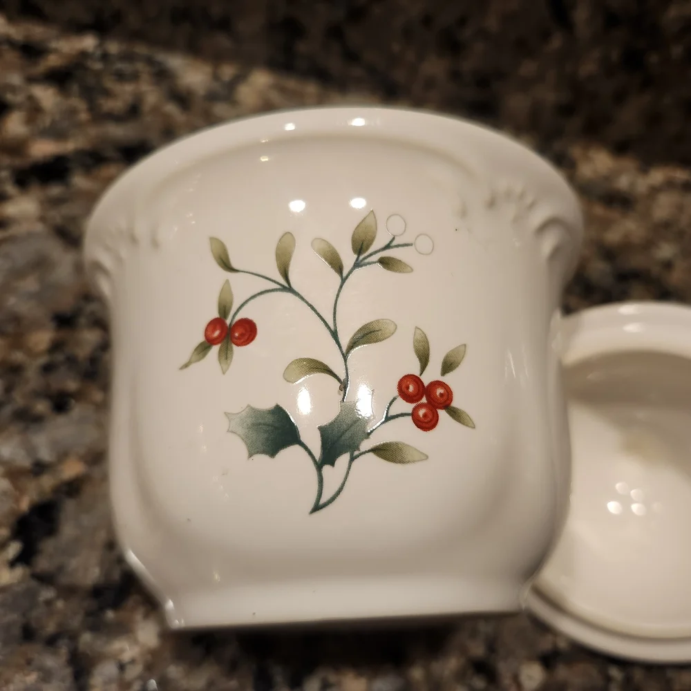 Pfaltzgraff winterberry stoneware