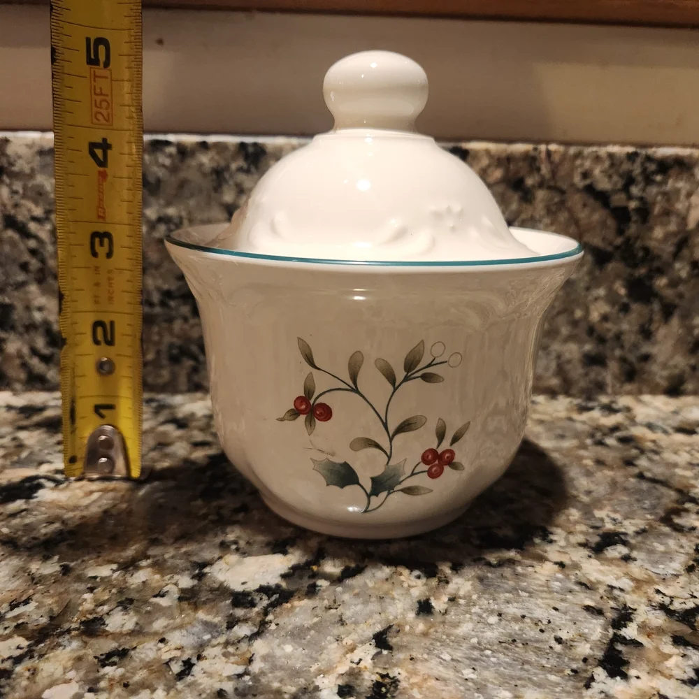Pfaltzgraff winterberry stoneware