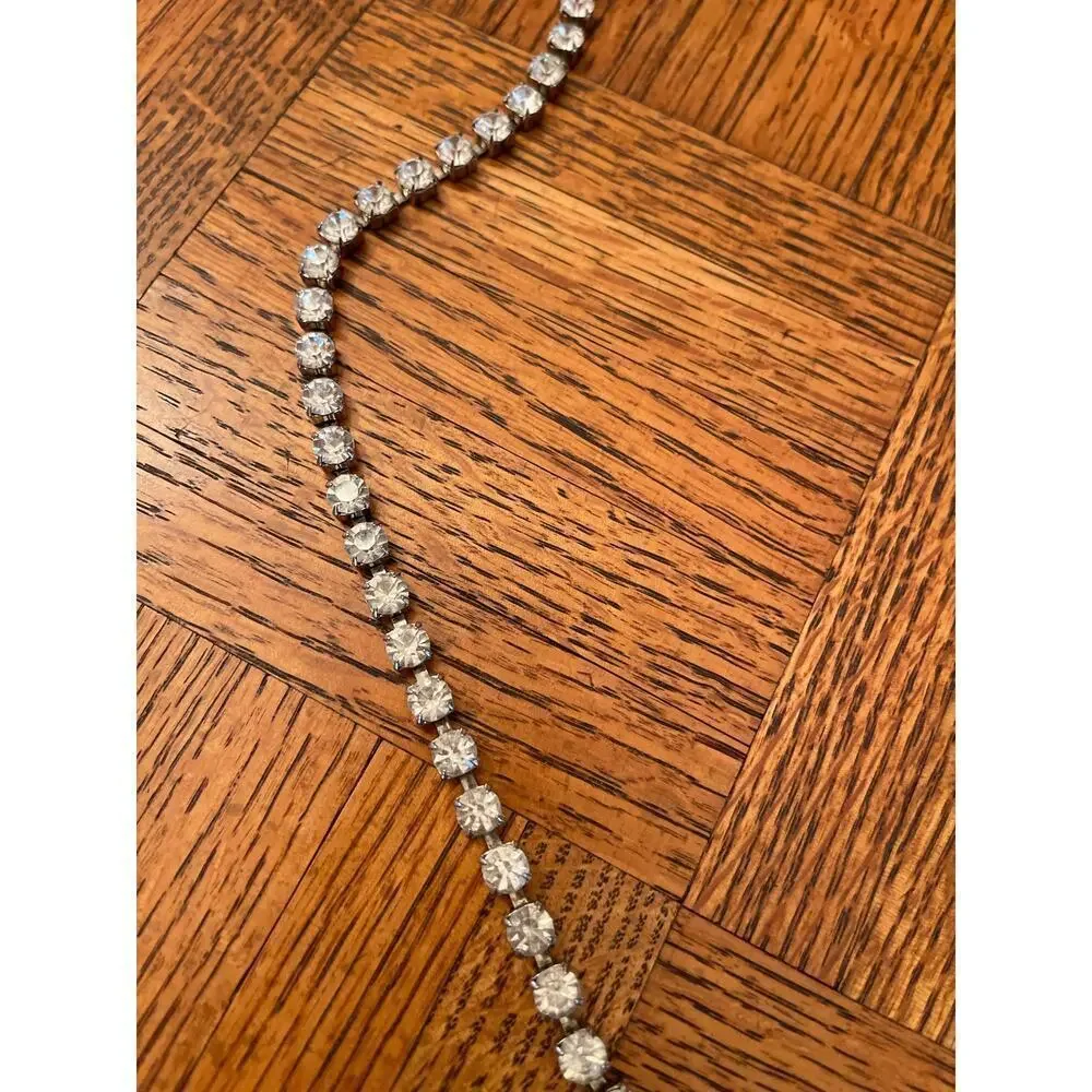 No brand clasp broke
