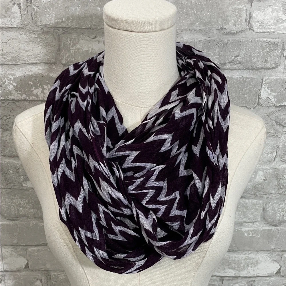 Charming Charlie Dark Purple and White Zigzag Infinity Scarf