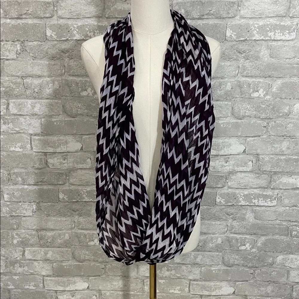 Charming Charlie stylish zigzag