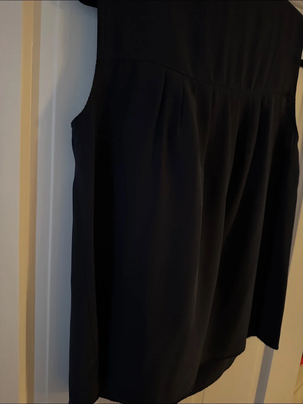 CHANEL sleeveless silk