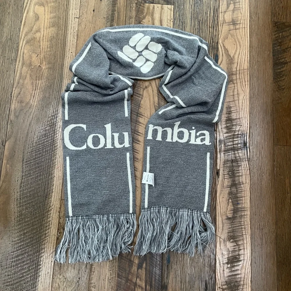 NEW Columbia thick winter scarf.