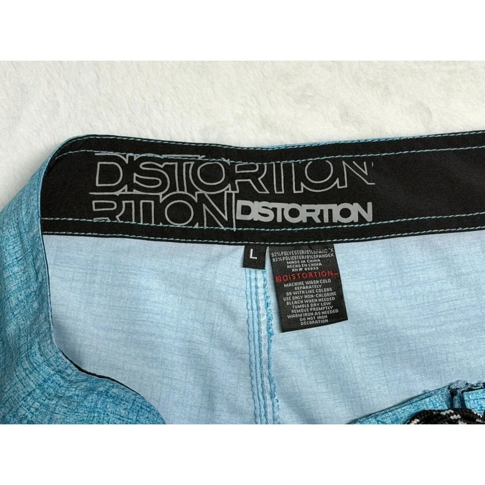 Distortion blue white