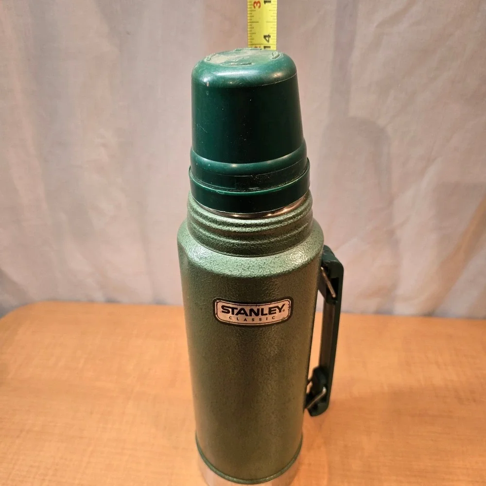 Stanley Classic 32oz Thermos Hammertone Green Built for Life! Works‎ great!