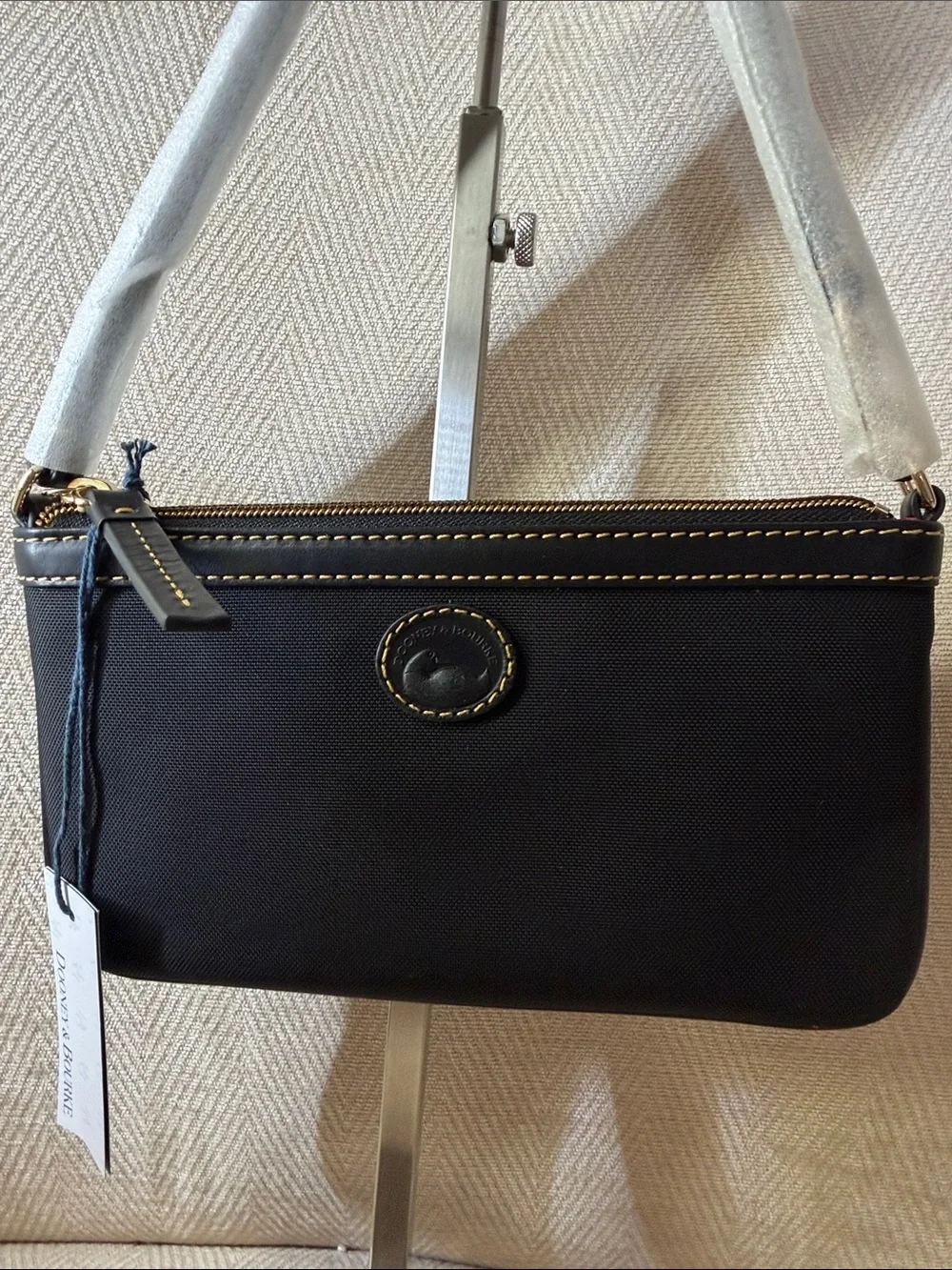 Dooney & Bourke compact black