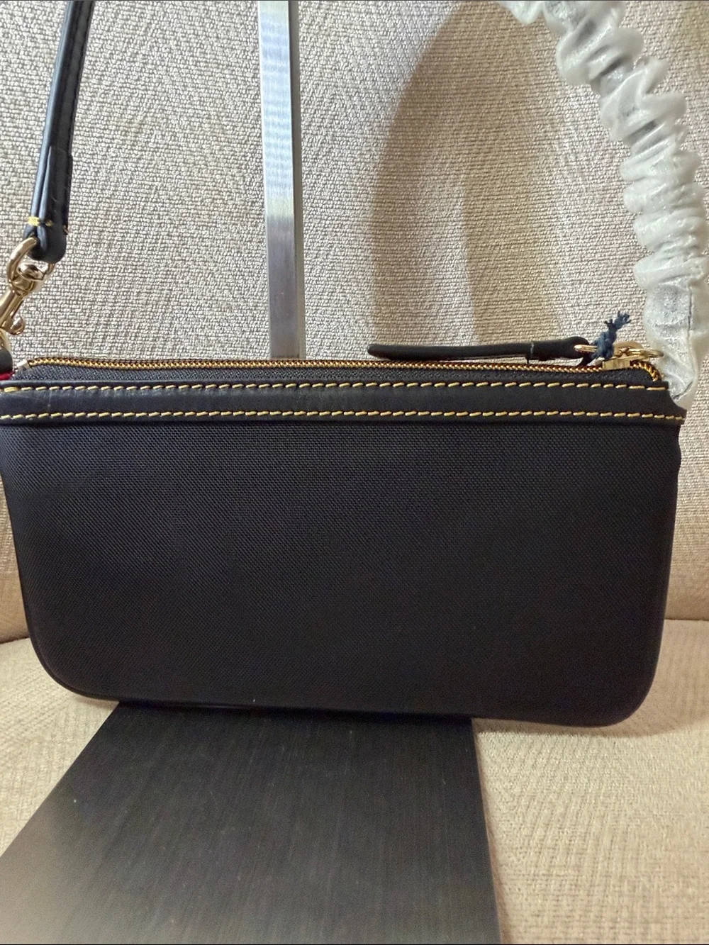Dooney & Bourke compact black
