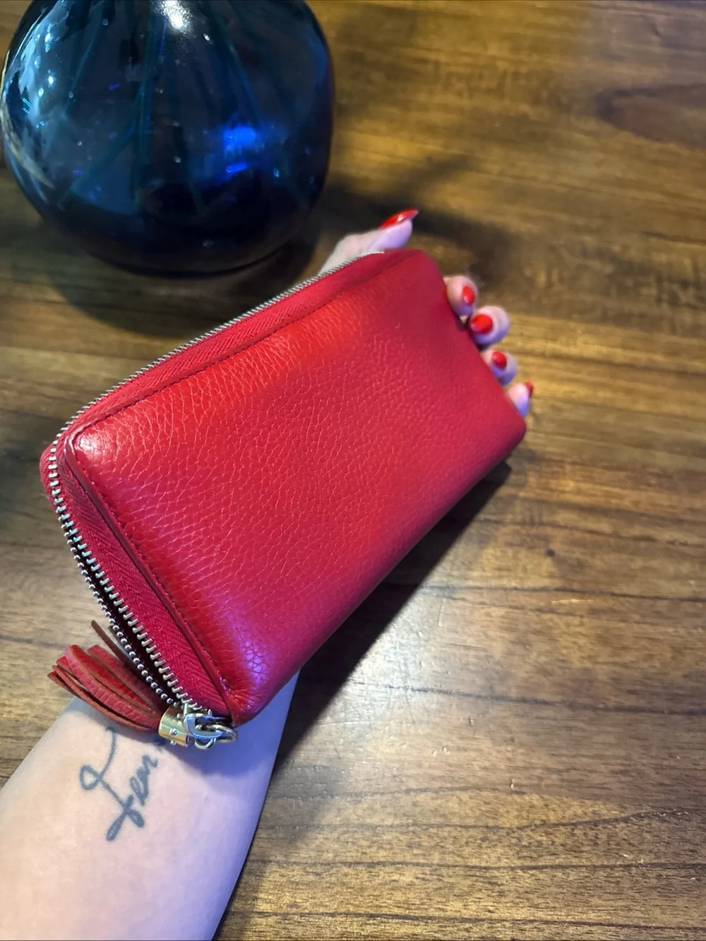 Gucci zip around