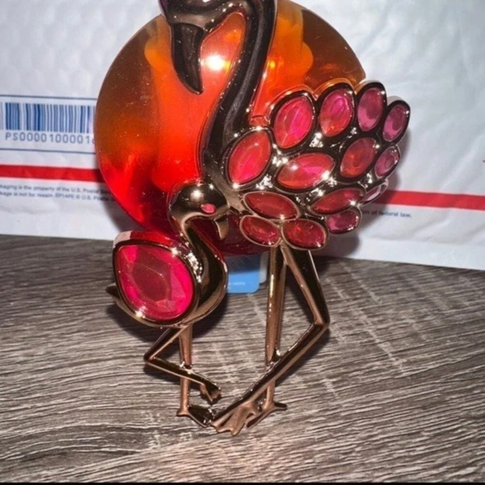 Bath and Body Works Wallflowers Flamingo Light Up Rose Gold Gemstone Plug