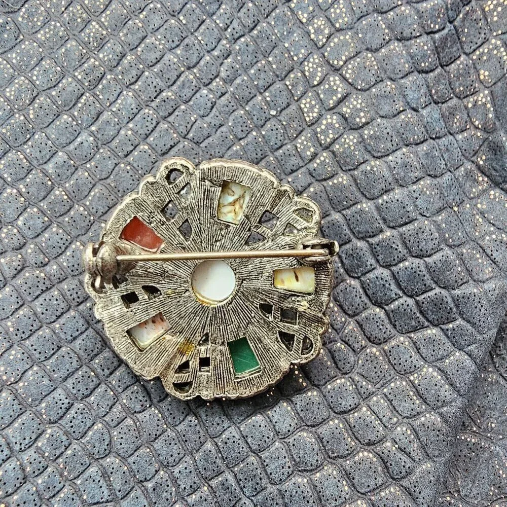 N/A this brooch