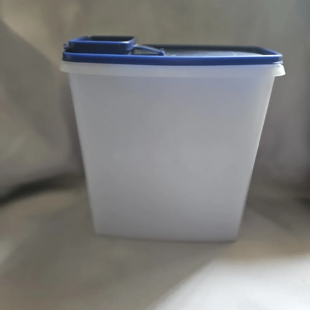 TUPPERWARE #469 FROSTED CEREAL KEEPER WITH DARK BLUE FLIP LID