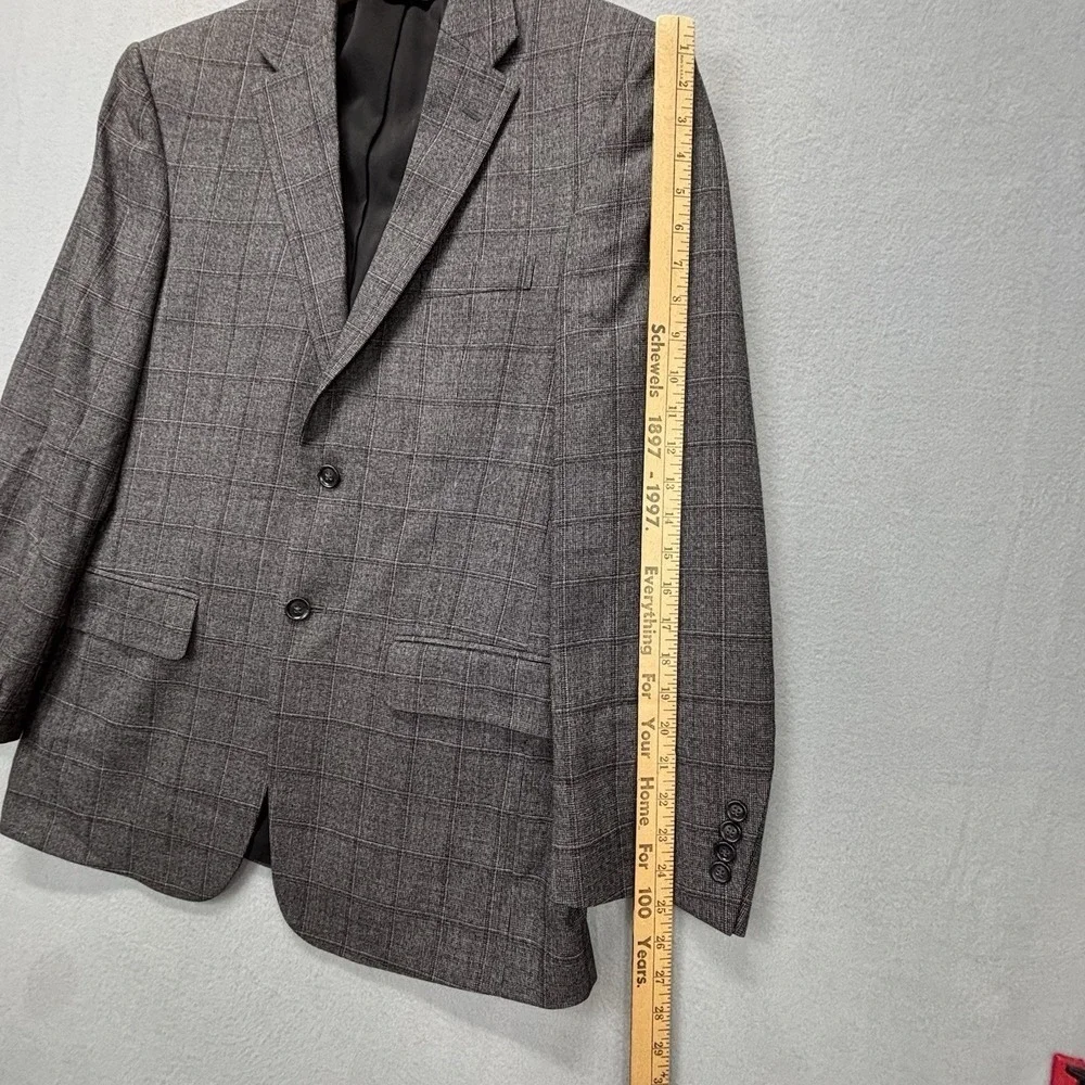 Jos A Bank Traveler Blazer Mens 39R Wool Windowpane Check 2 Button Gray‎ Jacket