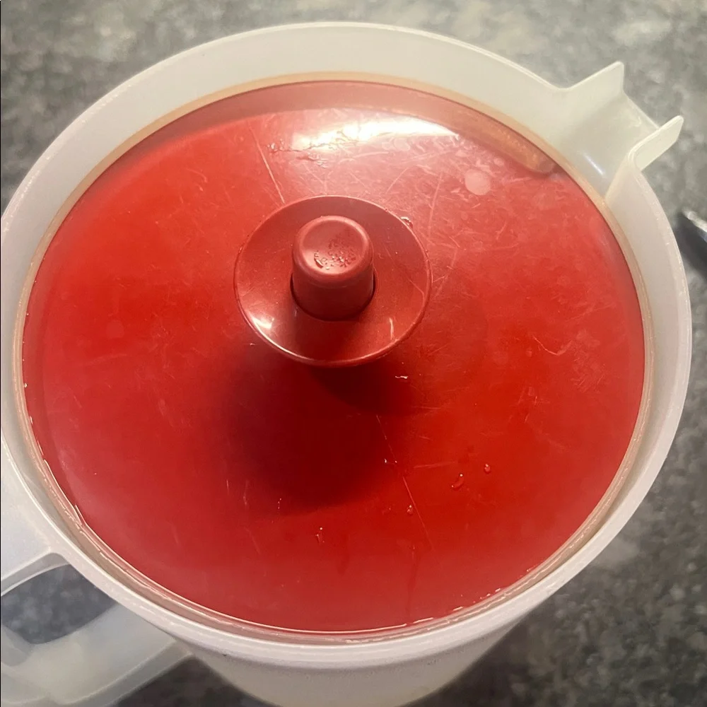 Tupperware image shows