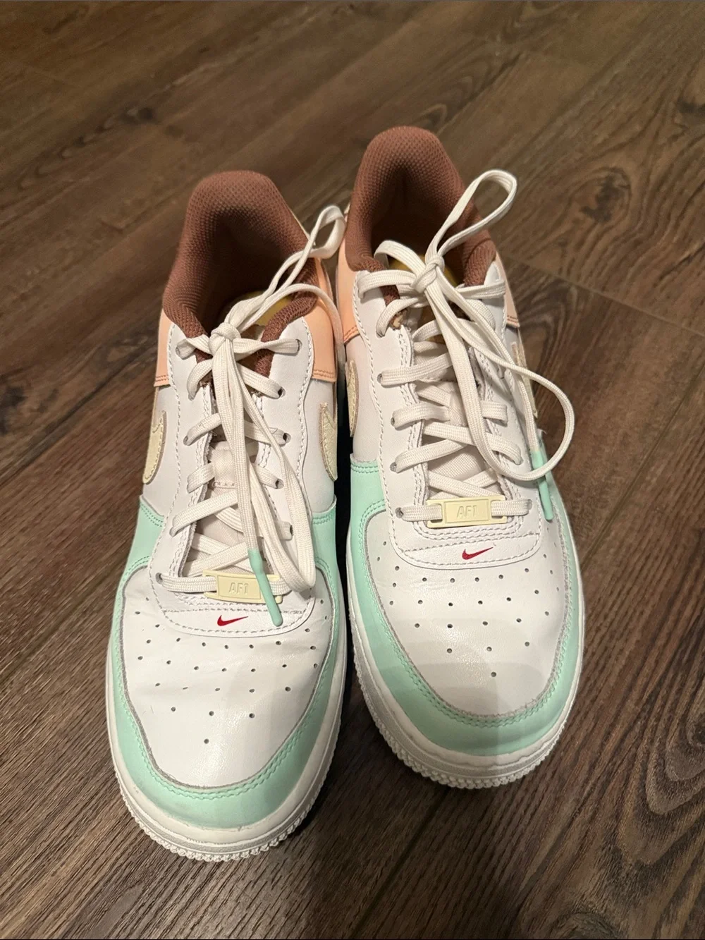 Nike youth low
