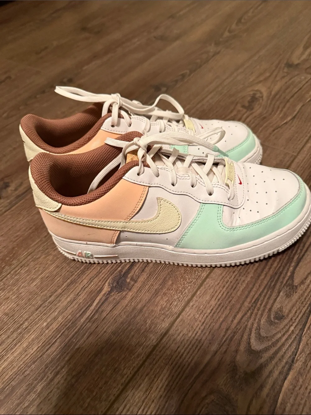 Nike youth low