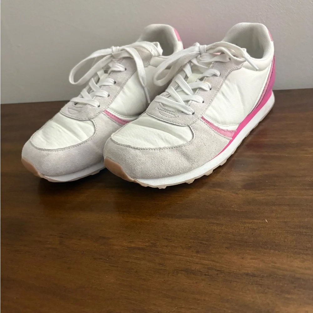 Unbranded step out