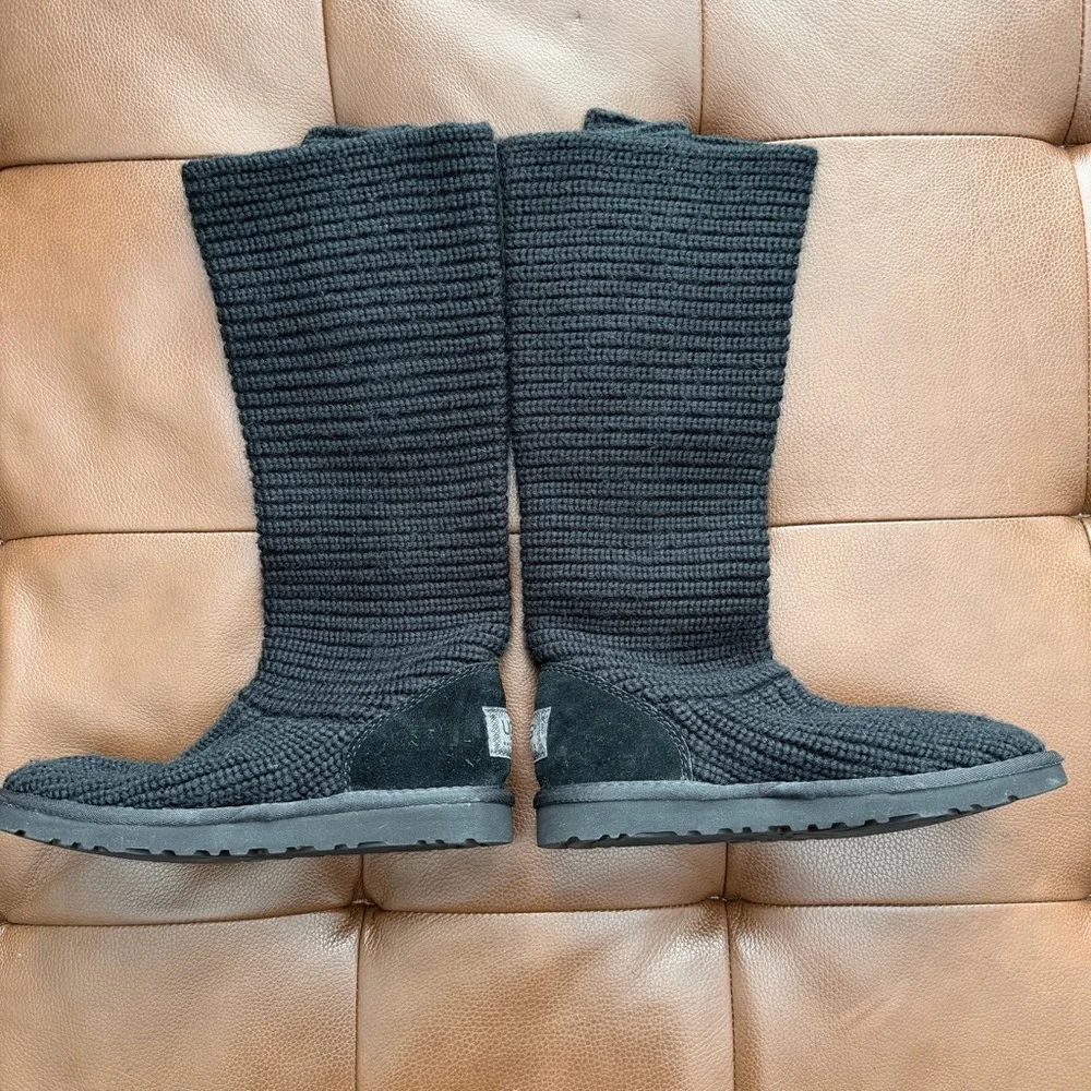 UGG warm black