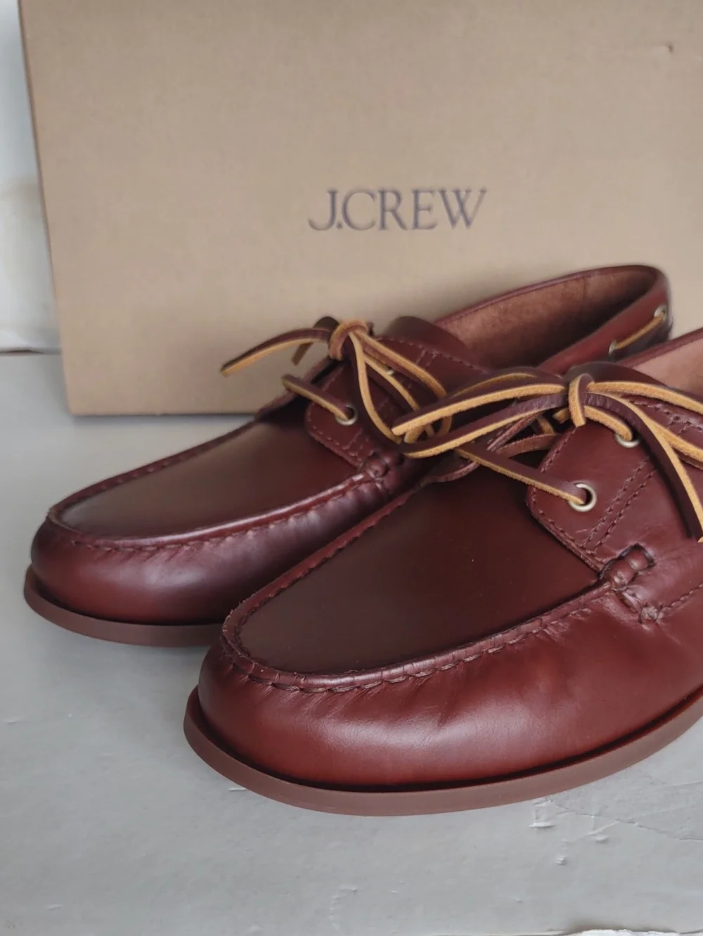 BRAND NEW J. Crew Men’s Chestnut Brown Leather Boat Shoes with Tan Laces
