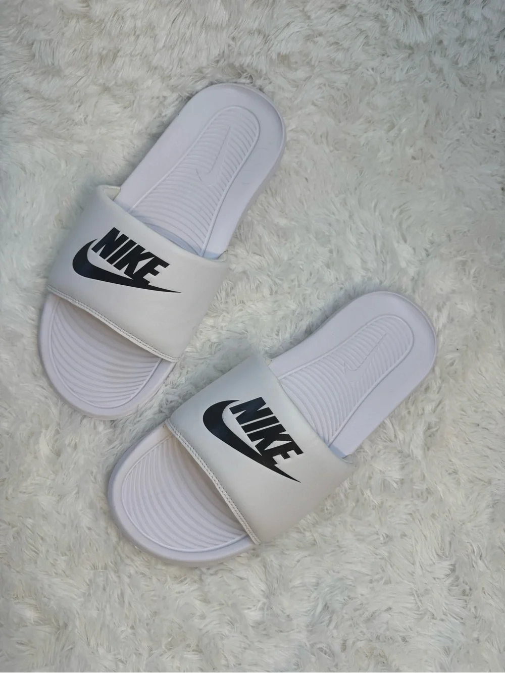 Men’s Nike slides size 11