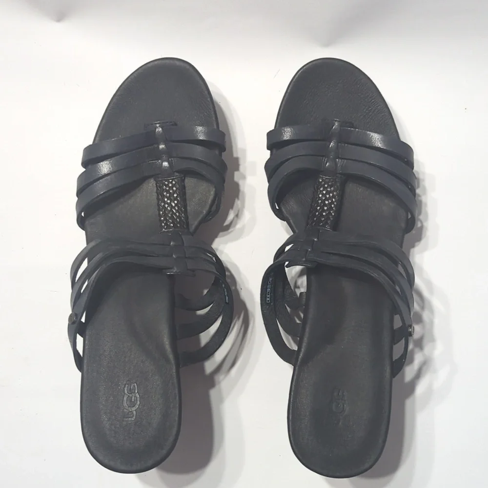 UGG womens wedge