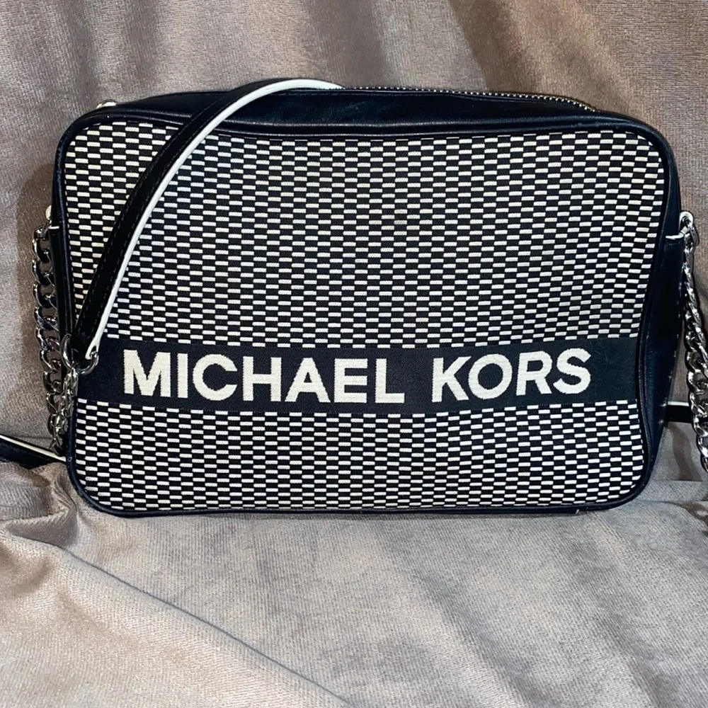 Michael Kors lettering pictures black
