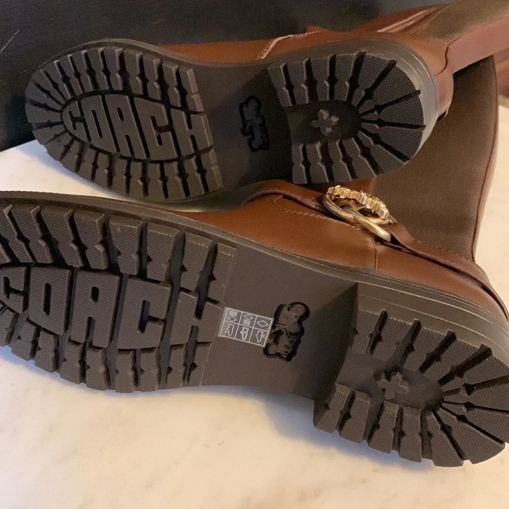 Coach •• new