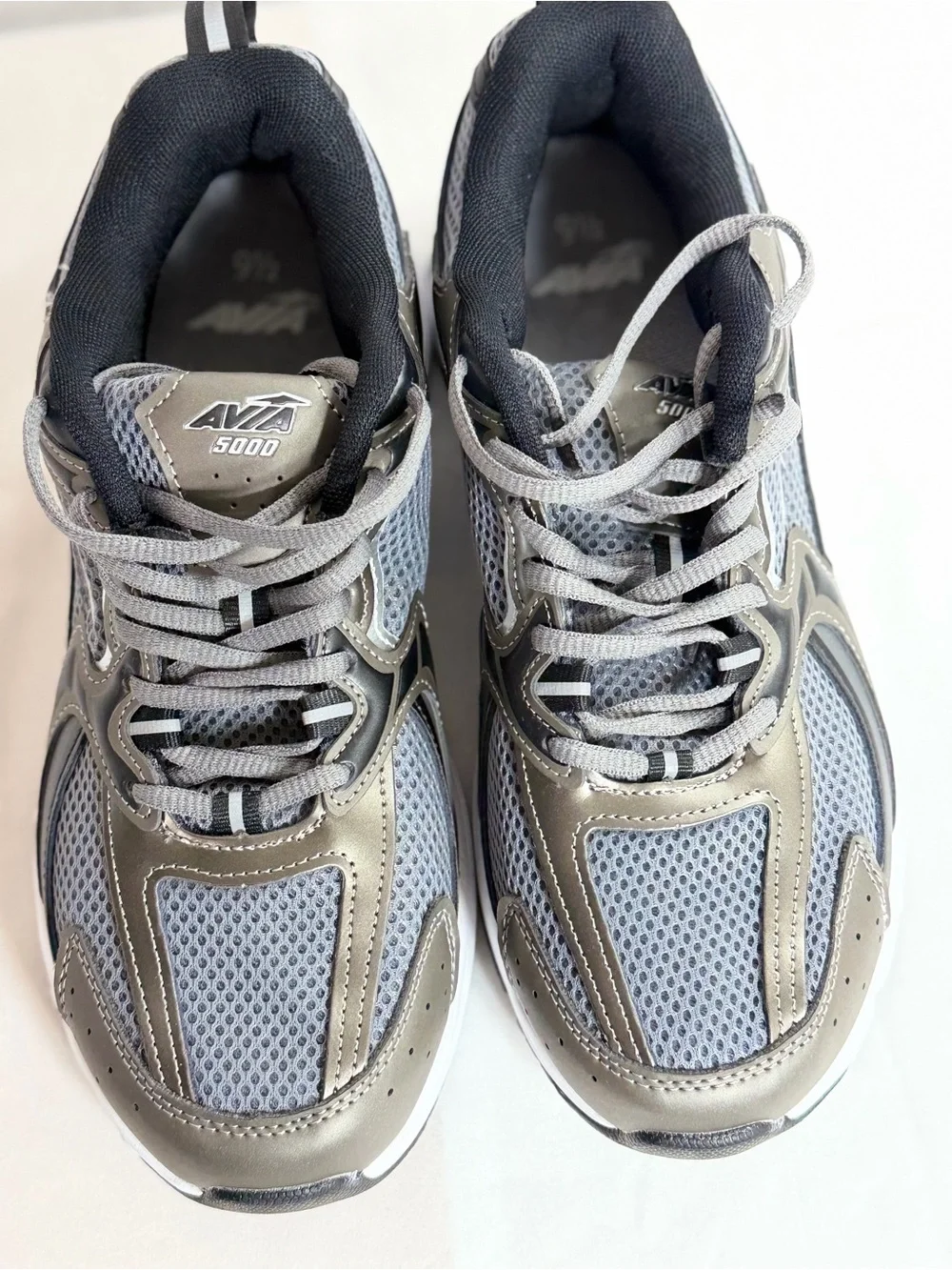 Avia lightweight athletic