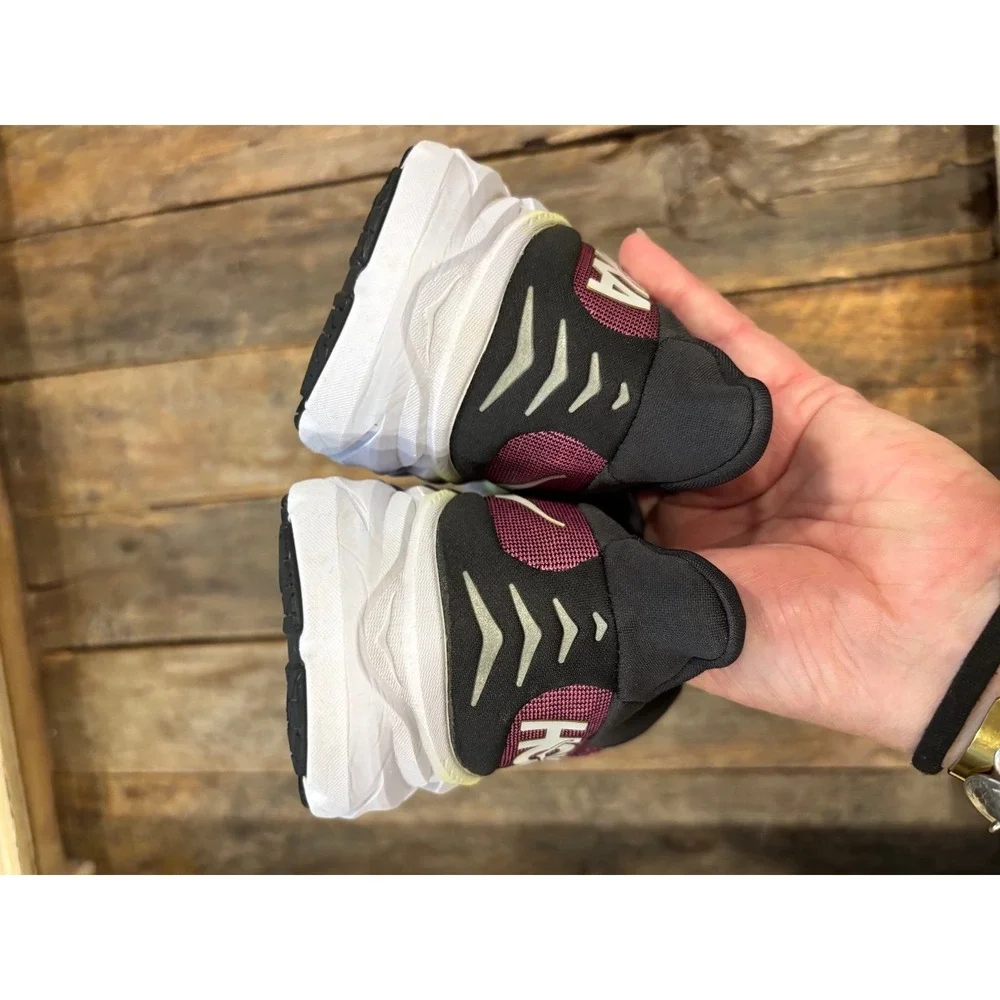 Hoka One One size 10