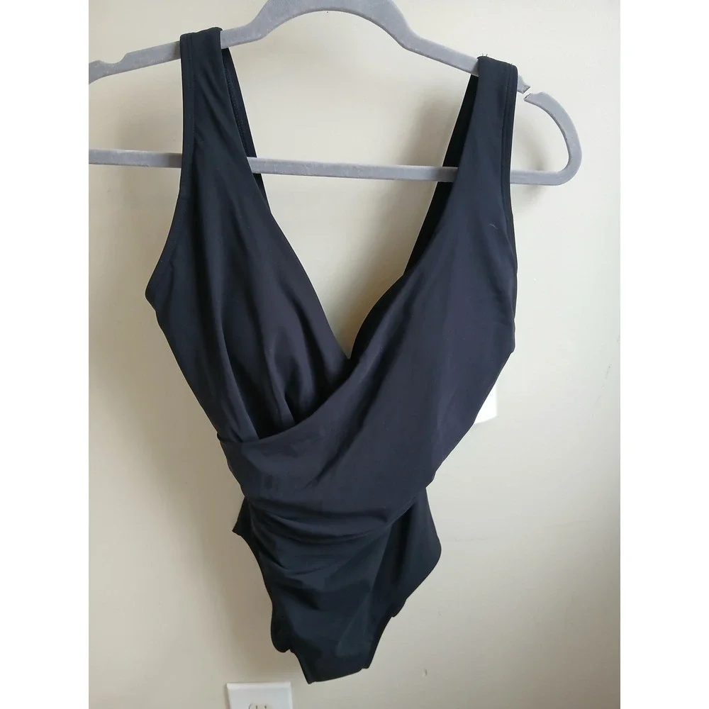 NWT L.L.Bean Black Tankini Swimsuit Top UPF 50 Sunsmart Lycra Xtra Life‎ Size 10