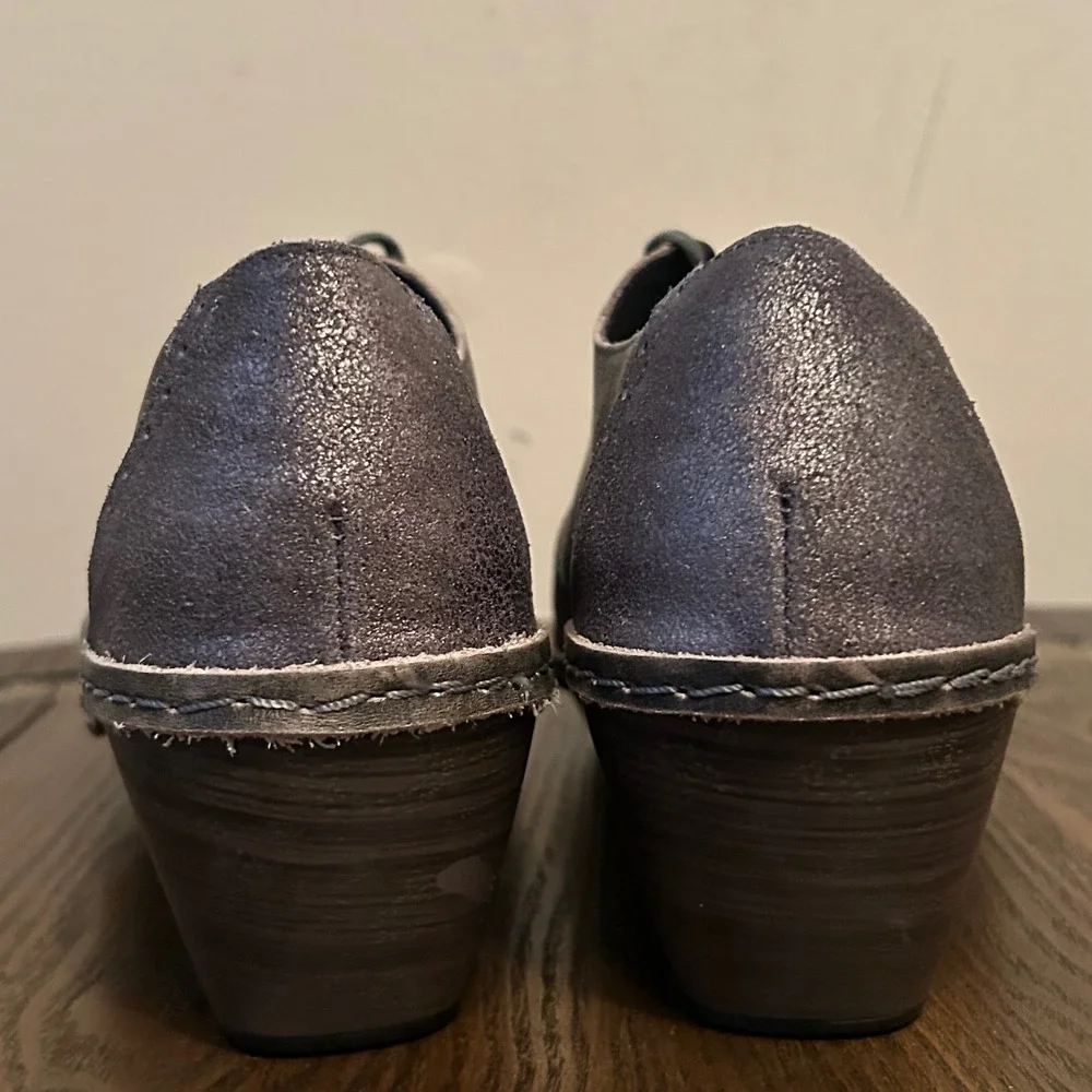 Naot lace up