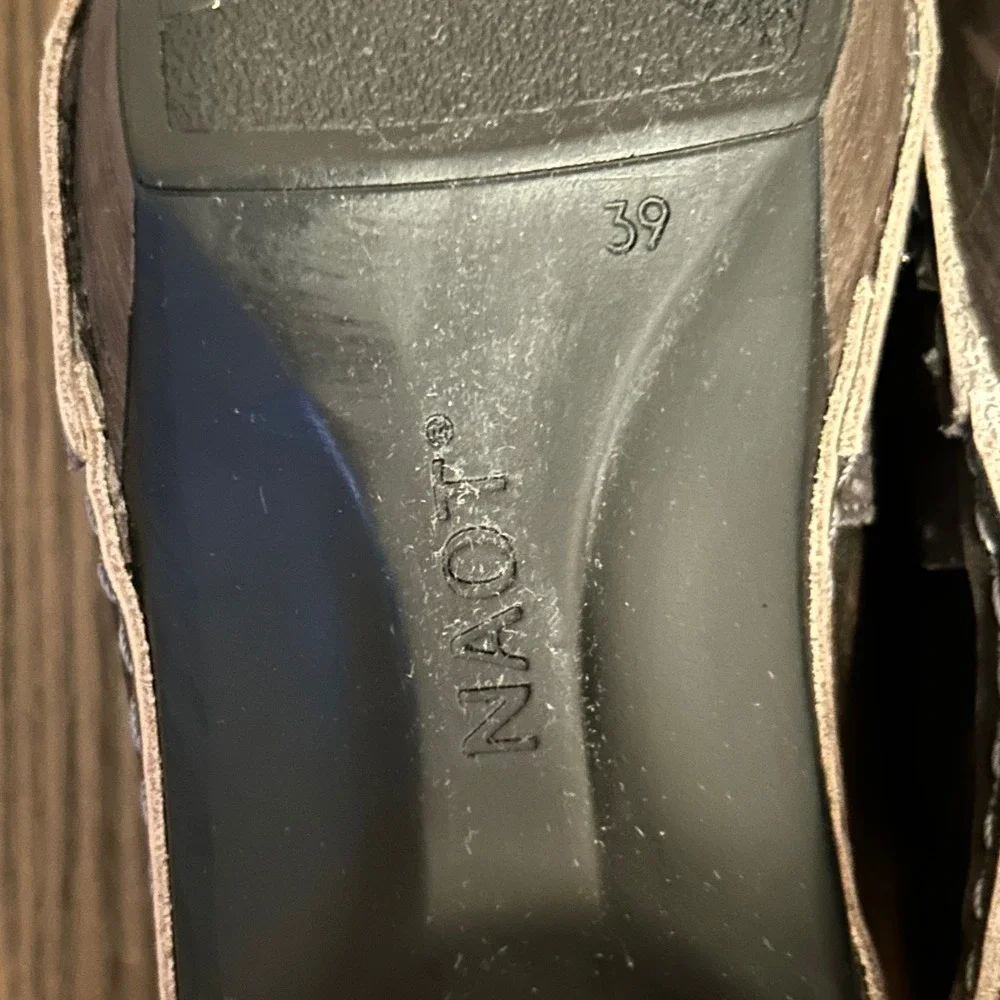 Naot lace up
