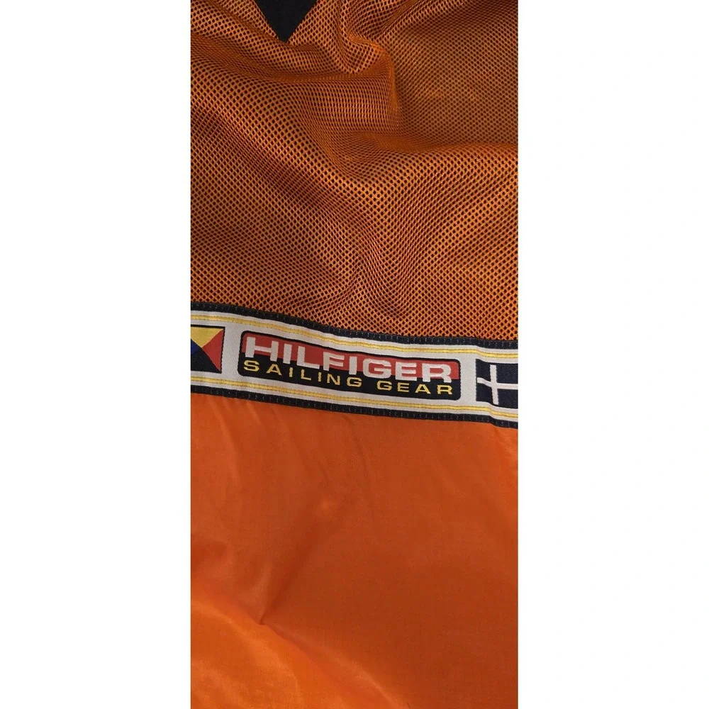 Tommy Hilfiger embrace nostalgia