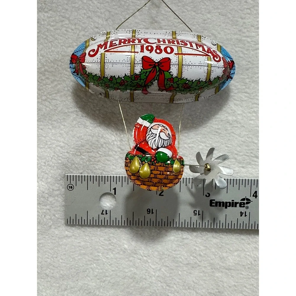 Hallmark 1980 Merry Christmas Santa Hot‎ Air Balloon Ornament Tin