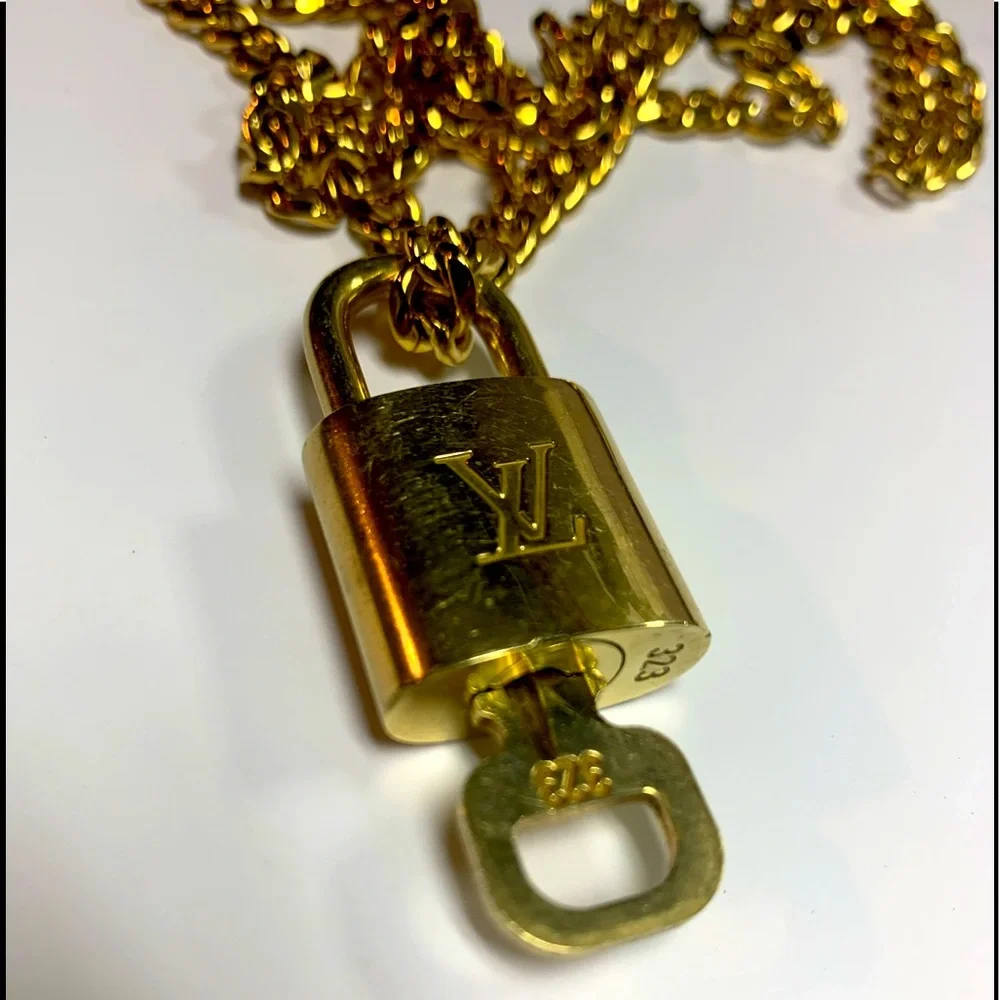 Louis Vuitton reposhing this