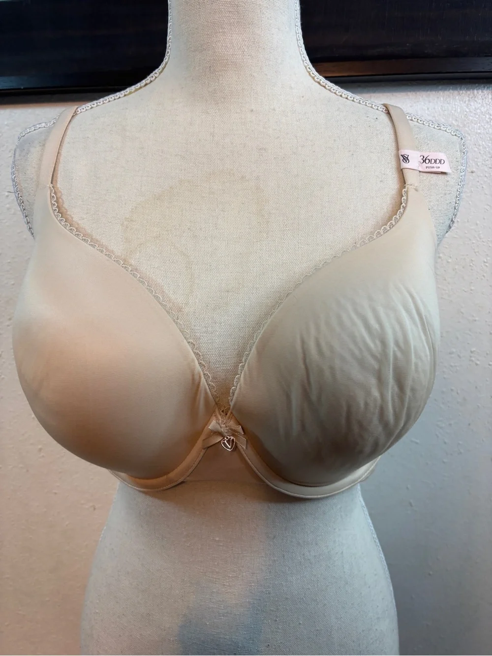 Victorias Secret smooth molded