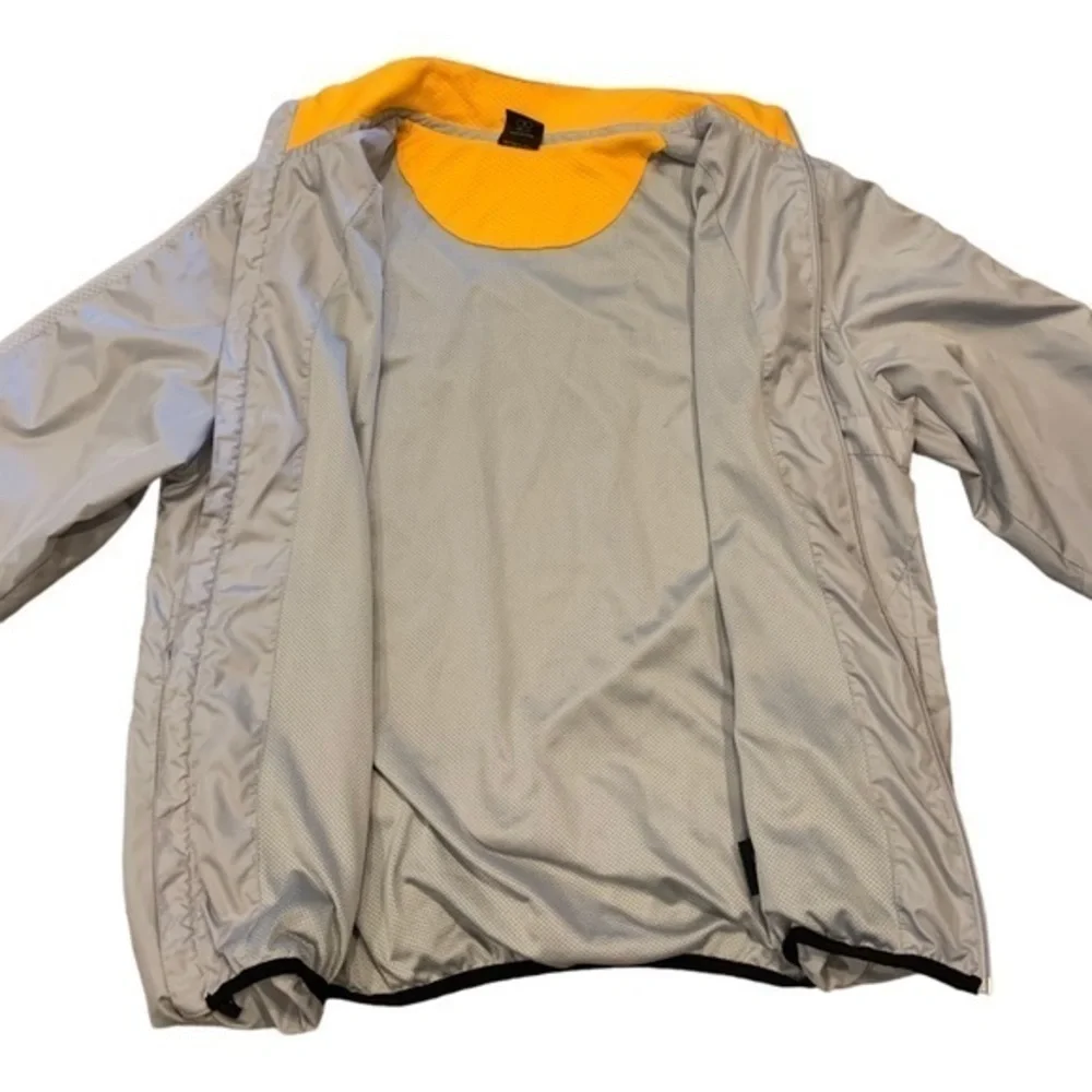 STARTER athletic windbreaker