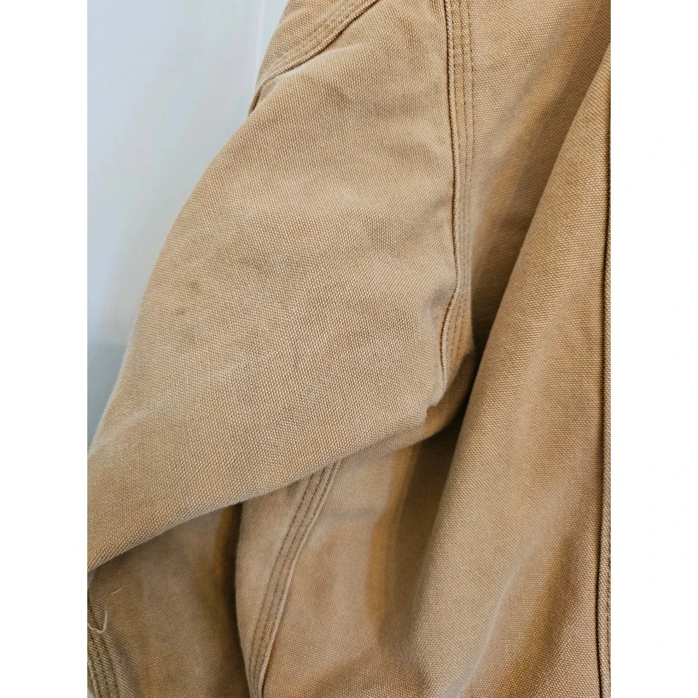 Carhartt measures perfect tan