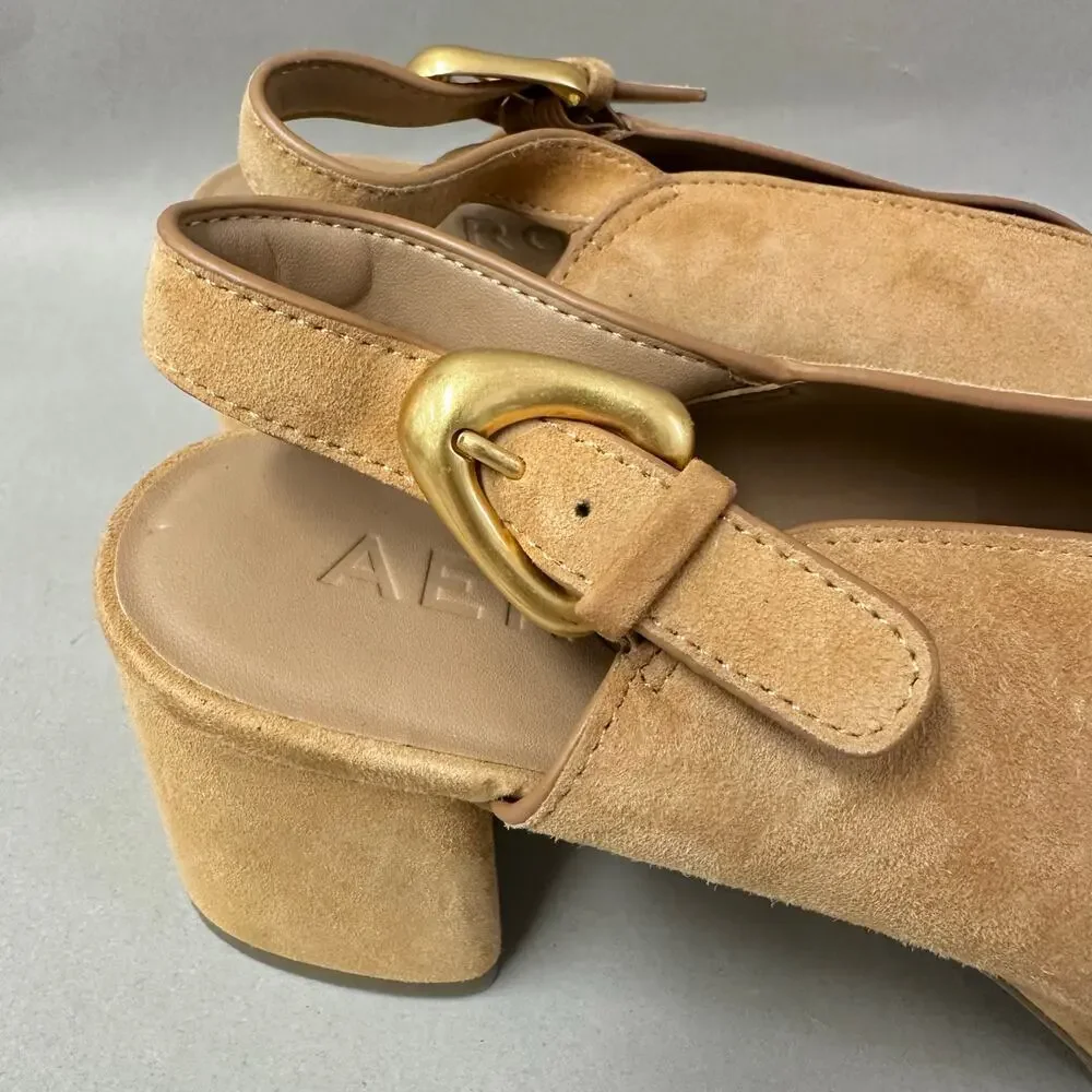 AEROSOLES featuring unique
