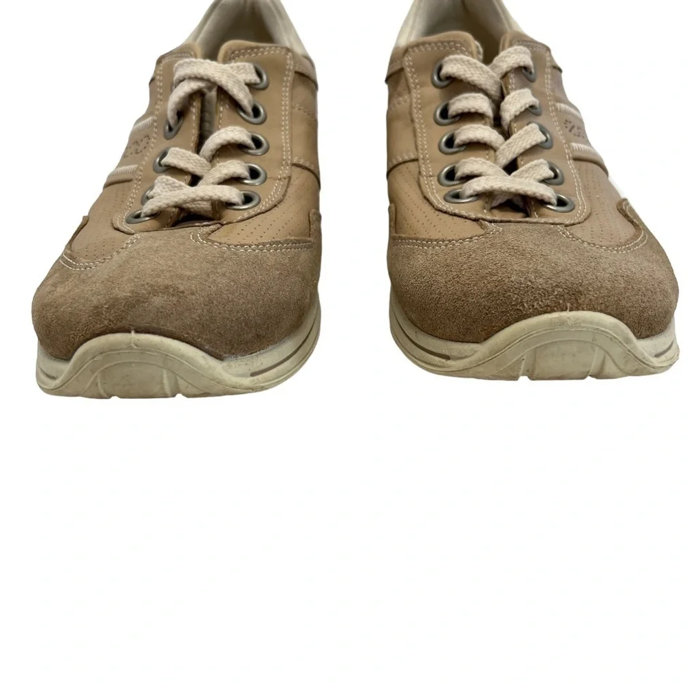 Ecco step into