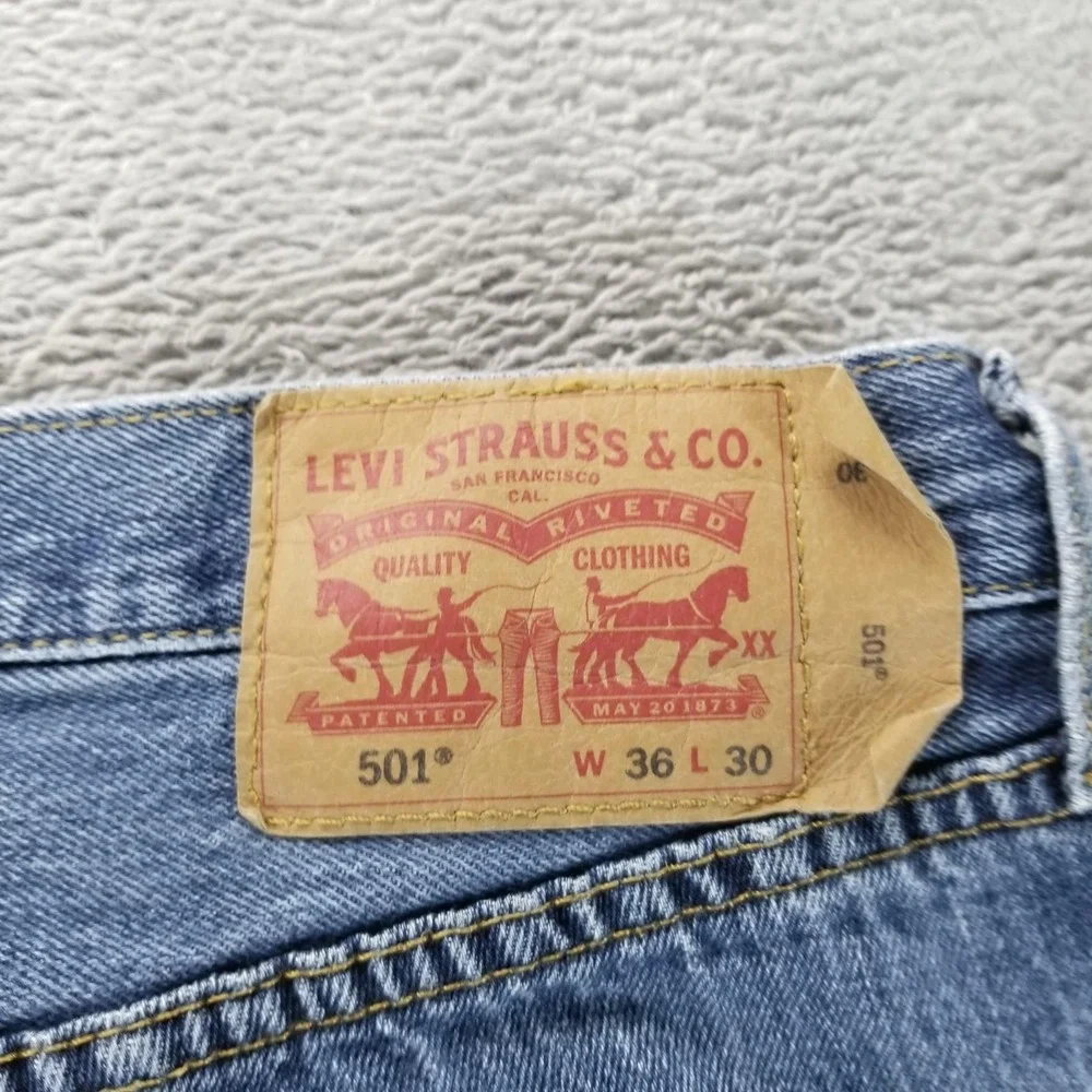 Levis before purchasing